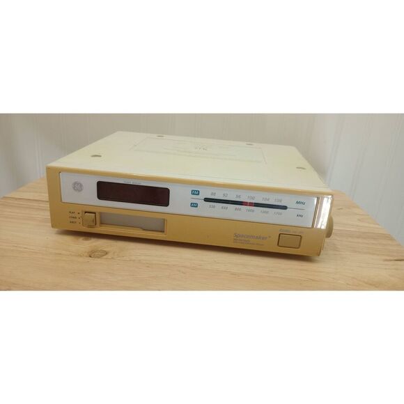 Vintage ,1970s, GE, general electrics, spacemaker clock radio cassette player. T - Picture 1 of 8